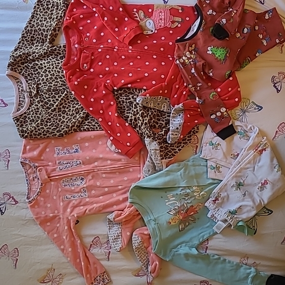 2T pajamas bundle - Picture 1 of 6